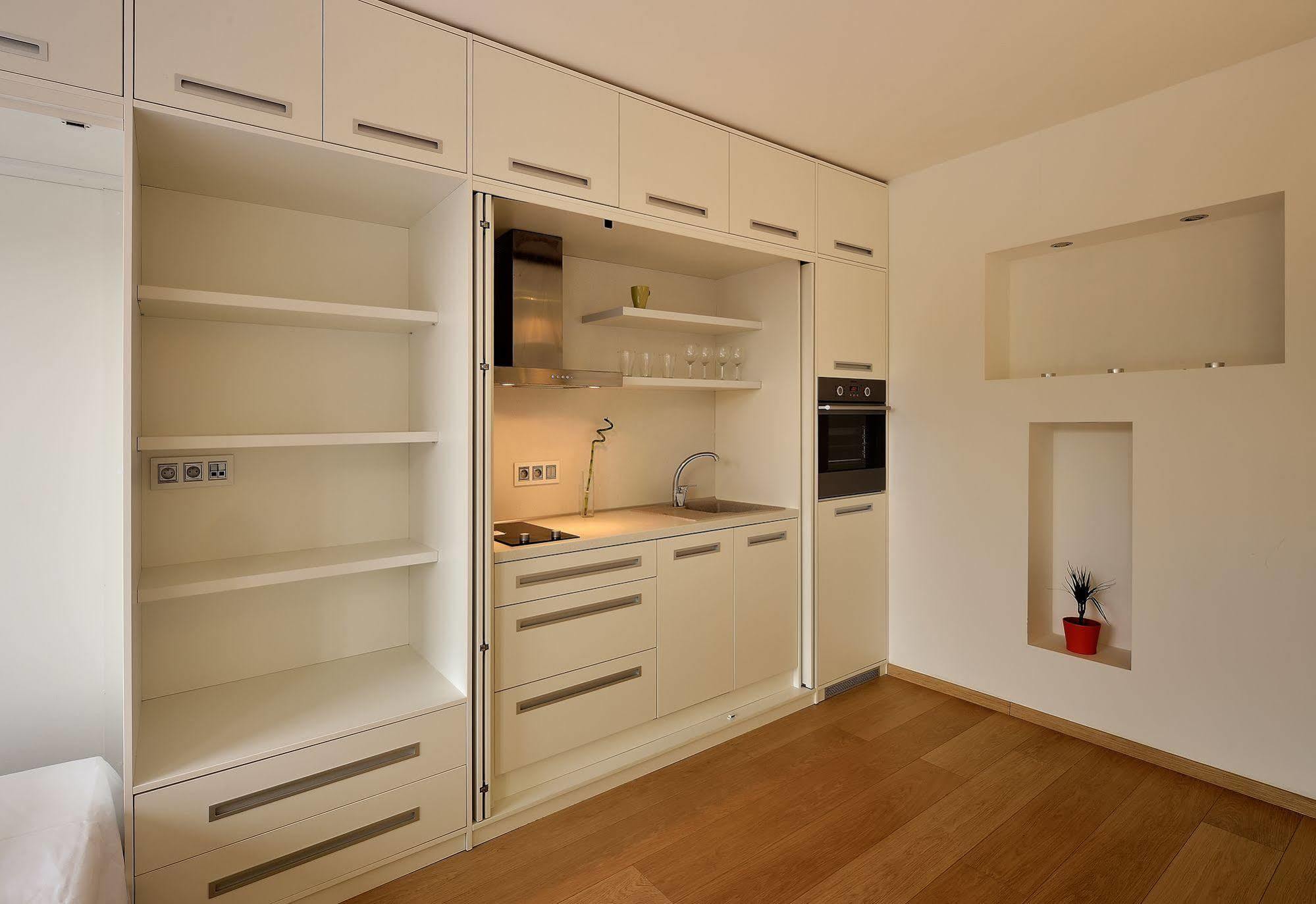 Ambiente Serviced Apartments - Dunajska Pressburg Exterior foto
