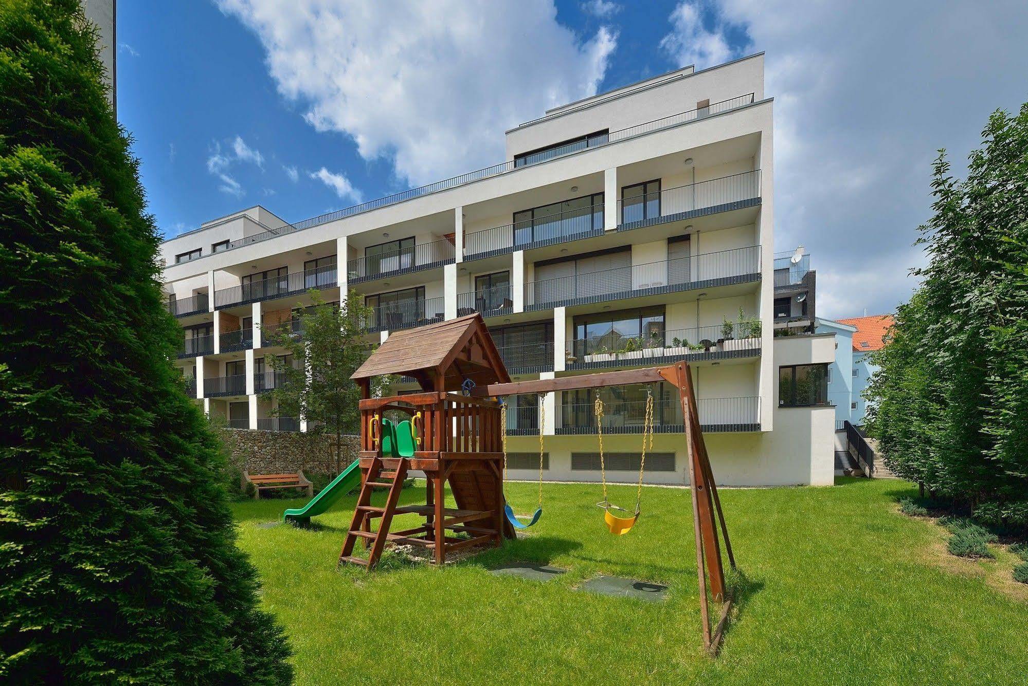 Ambiente Serviced Apartments - Dunajska Pressburg Exterior foto