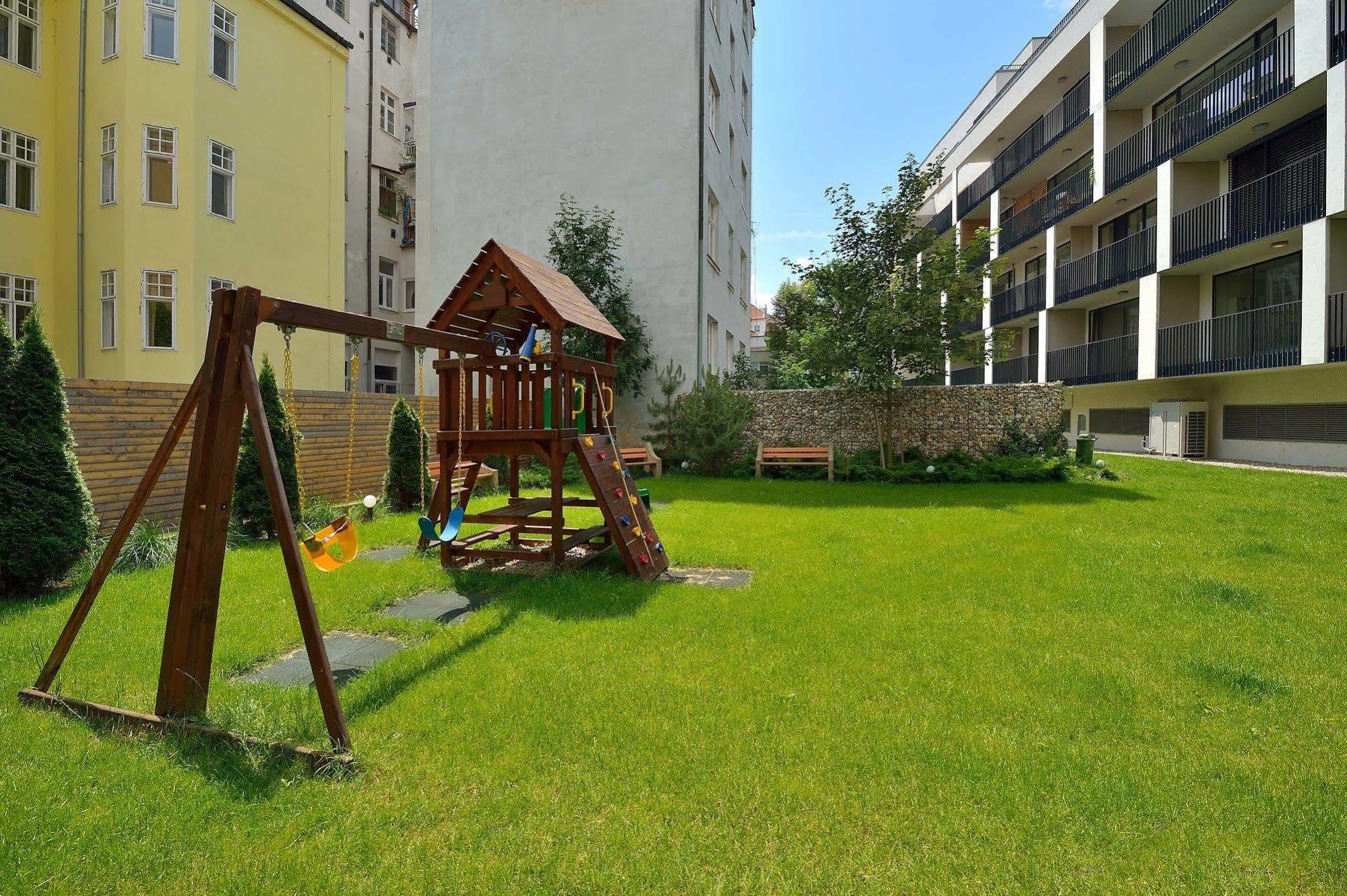 Ambiente Serviced Apartments - Dunajska Pressburg Exterior foto