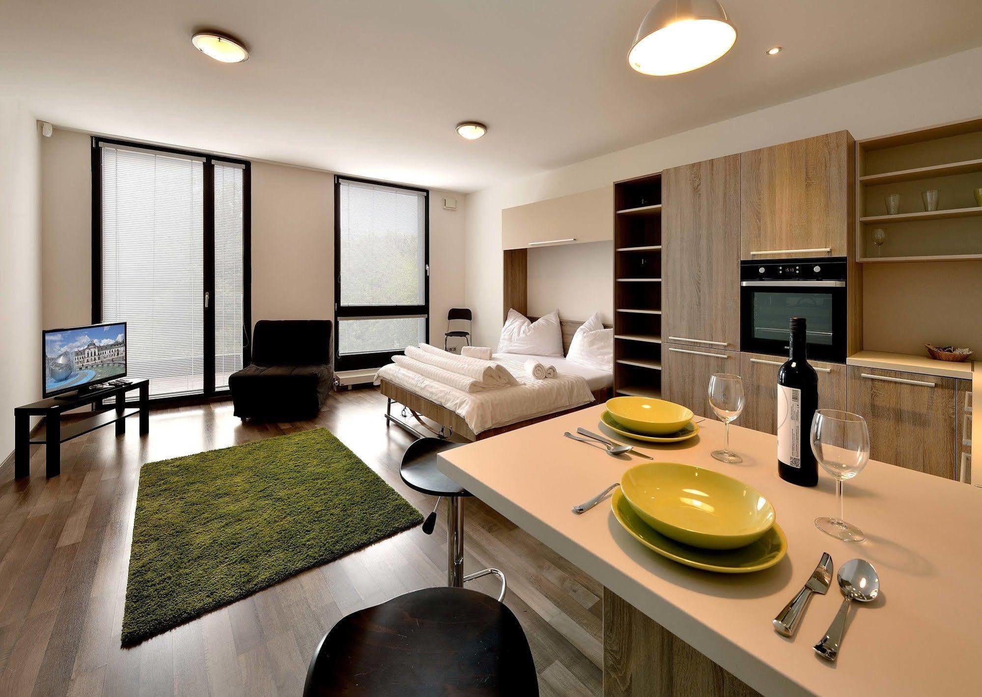 Ambiente Serviced Apartments - Dunajska Pressburg Exterior foto