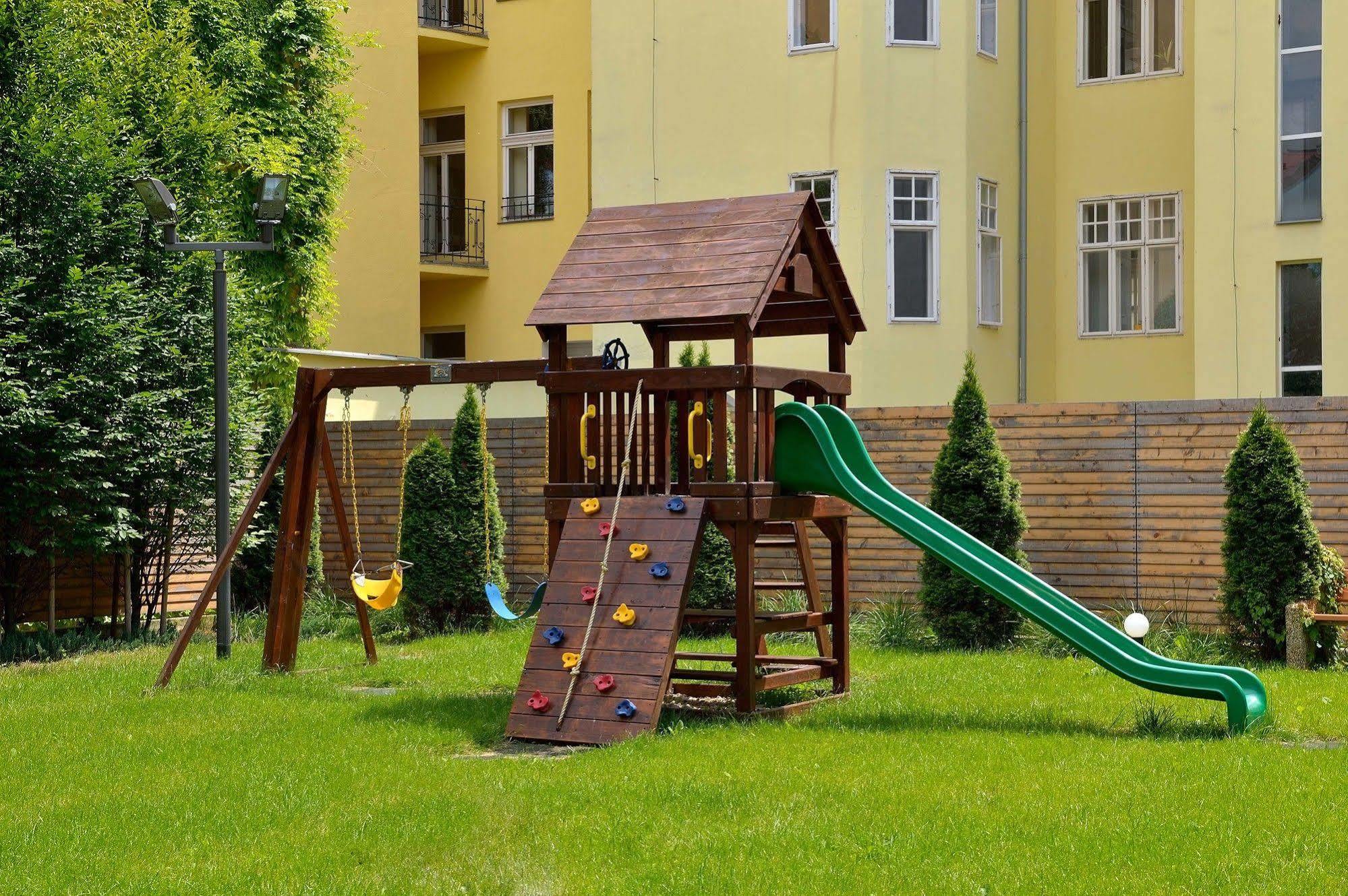 Ambiente Serviced Apartments - Dunajska Pressburg Exterior foto